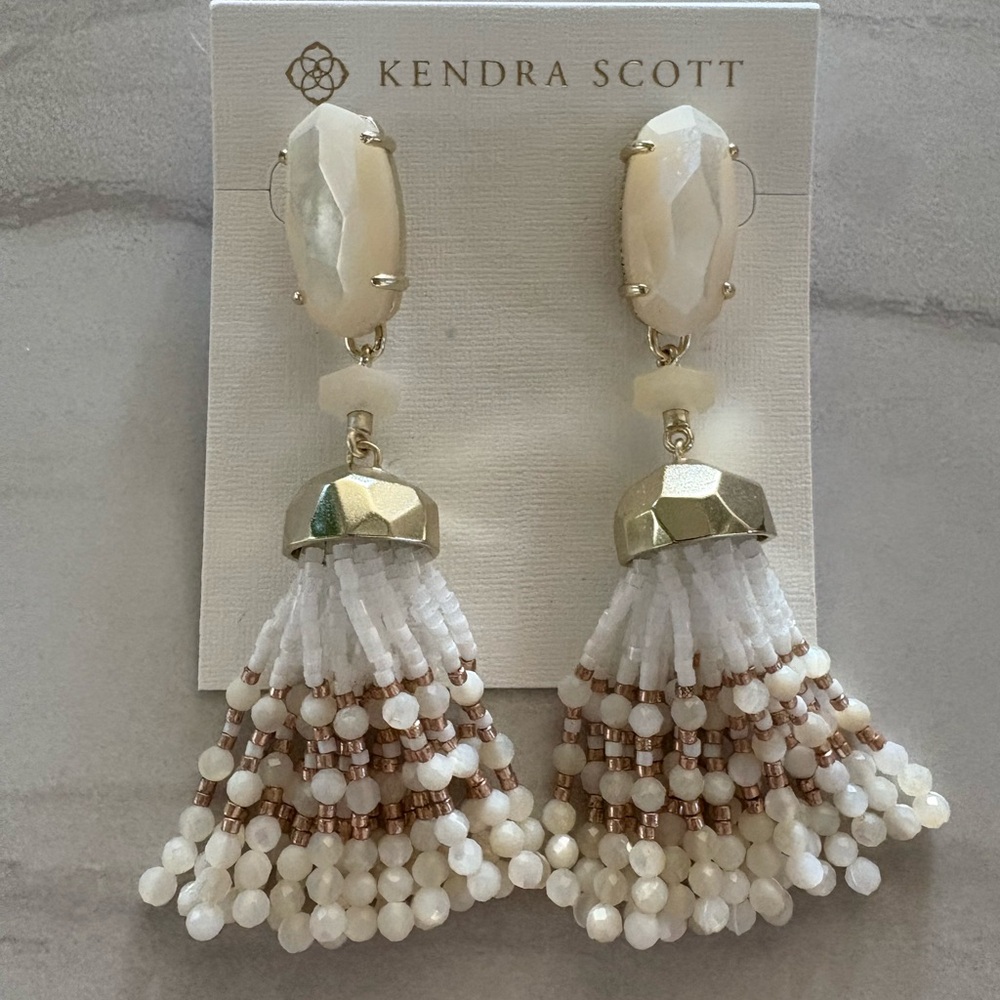 Kendra Scott Dove earring in Mother of Pearl- gold detail- NWT